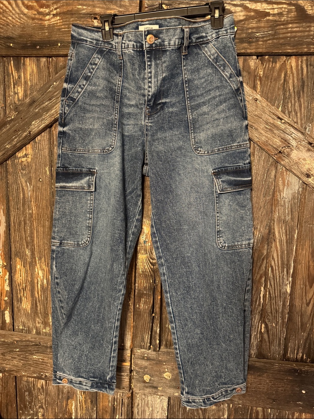 Kensie Wide-Leg Cargo Jeans 12/31